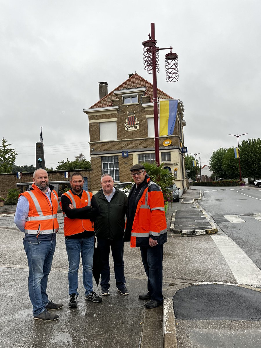 EnergieFlandre's tweet photo. 📸réception du chantier d’effacement des réseaux @VilleWatten
✅résorption de 900 mètres fils nus avec le soutien @enedis_npdc
✅rénovation de l’éclairage public
✅effacement des réseaux télécom et fibre
▶️chantier @siecf réalisé par @CiteosOfficial #STPS #FLASHENERGIES https://t.co/PAxArpGzp8