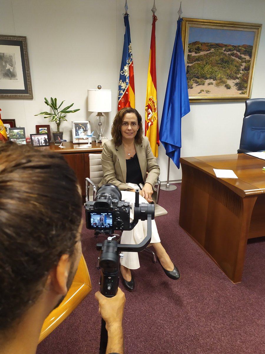 rafalafont's tweet photo. Intense days interviewing and closely feeling #digitalnomads, #teleworkers and the public-private ecosystem that is making #Alicante its epicenter. Next step, #digital communication campaign that will be the speaker of what is happening here. @fundeun @Alicante_City https://t.co/DLYbVqKVNm