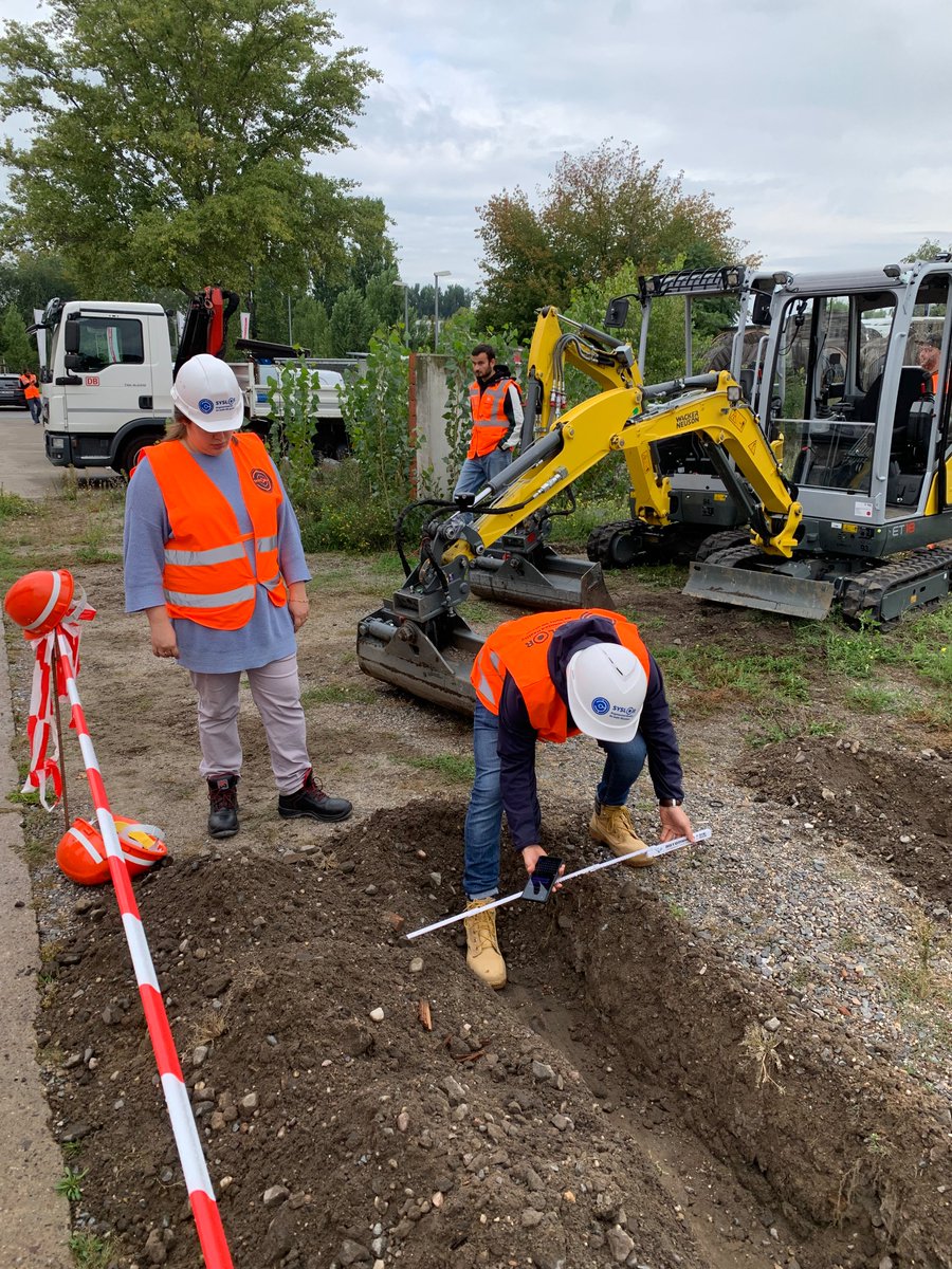dbmindbox's tweet photo. Kabeltiefbau-Challenge - 2 Tage Live-Tests auf der Baustelle 🚧Die letzten beiden Tage hieß es für die fünf Startups #DeepUp, #SodexInnovations, #EnableMyTeam, #abaut & #Avus testen, testen, testen. Am Freitag gibt es dann die finalen Pitches, wir sind schon ganz gespannt 🙌 https://t.co/Fd8dhMY6J2