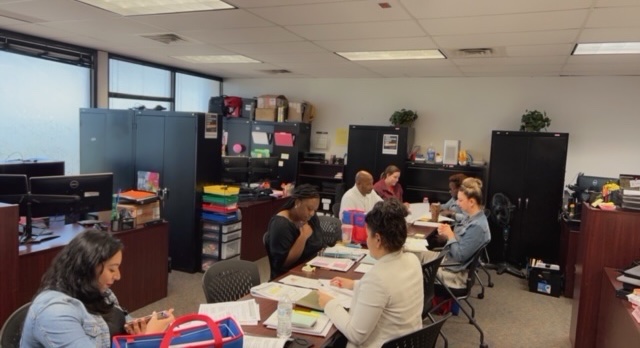 DallasHIPPY1's tweet photo. On Wednesdays, we Role Play Prep!
Dallas ISD's HIPPY coordinators are working hard preparing to role play with Home Instructors this week.
Home Instructors then Role Play the activities with parents at home, who in turn Role Play with their children! #HIPPYworks #DallasISDHIPPY https://t.co/nk0NeJCRsB