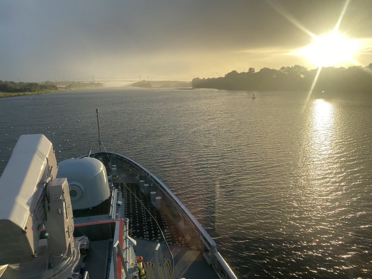 Wir sind gestern vorerst das letzte mal für dieses Jahr aus Warnemünde ausgelaufen und haben uns mit der BRAUNSCHWEIG auf den Weg nach Wilhelmshaven gemacht. #korvette <a href="/K130_Bravo/">K130 Besatzung BRAVO</a>