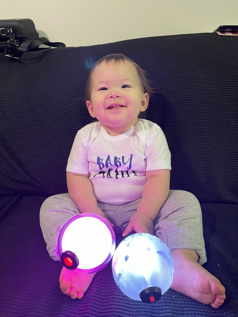 TaeeOt7's tweet photo. Mama and daughter army bombs 😍😍 I am so excited! #babyarmy #bts #BANGTAN #BTSARMY #BTSonDisneyPlus @BTS_twt https://t.co/jpUYousqtJ