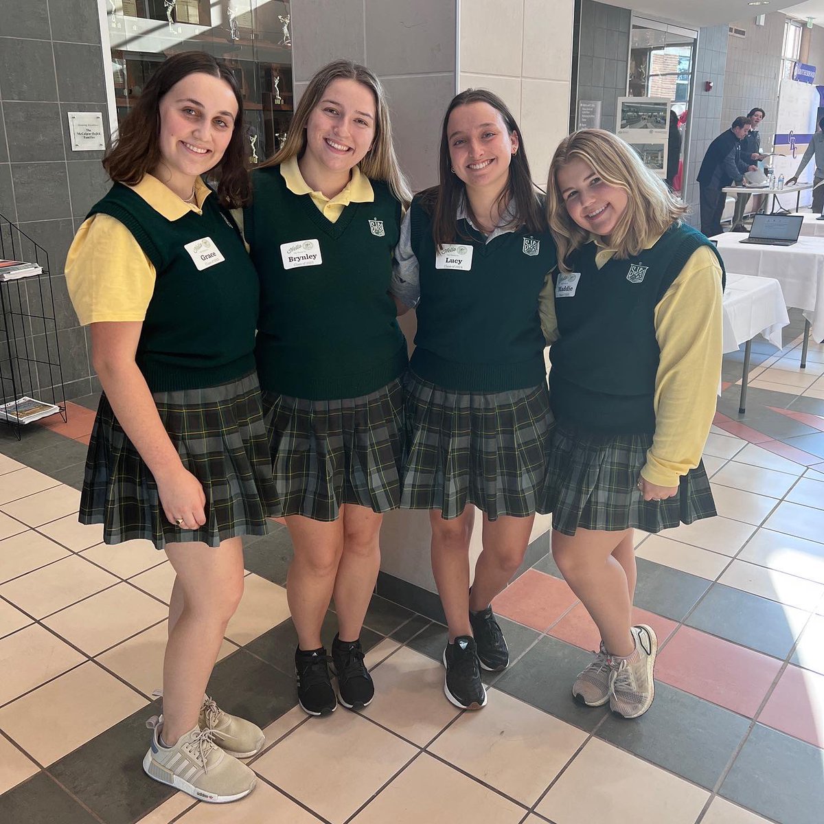 StJoeAngels's tweet photo. What a great night we had hosting the 1st @archstl High School Night of the school year. Our Angel Ambassadors were impressive as they showed representatives from the other high schools around the Academy and spoke with prospective families. #NotIButWe #HighSchoolNight https://t.co/iDDlbN0ntp