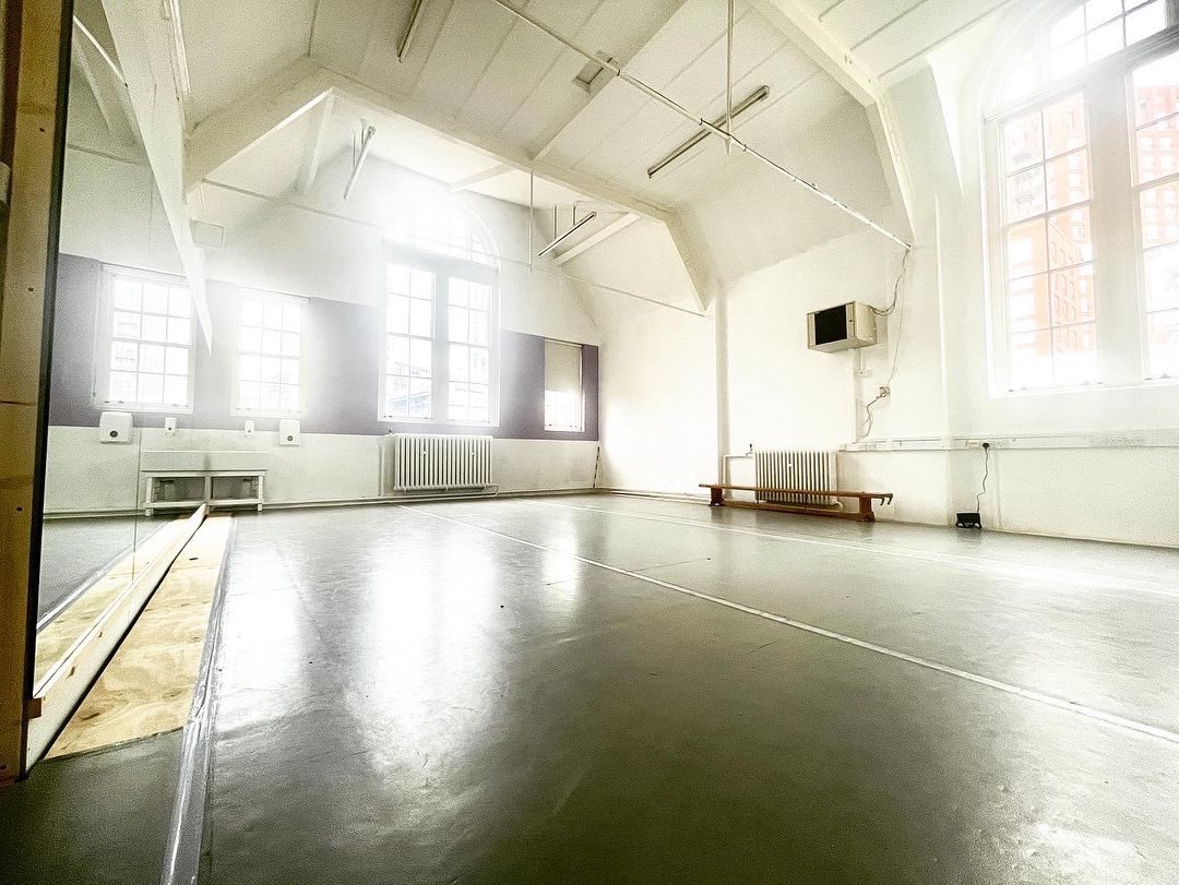 TheBouryAcademy's tweet photo. First Look Inside our new studios!

Fully sprung dance floor and 6ft dance mirrors with beautiful triple height ceilings

We have three others very similar along with our main hall 🙌

If you need space get in touch!

#rehearsalspace #castingstudio #london #vauxhall #nineelms https://t.co/BcXeY4Wdhi