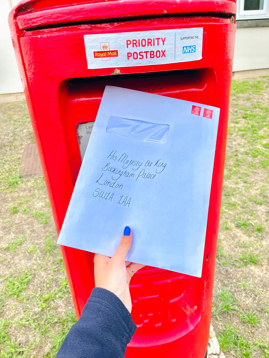 BeedonSch's tweet photo. We were all deeply saddened to hear the news of the death of Her Majesty the Queen. Squirrel class have written letters to our new King to send their condolences. Thanks Miss Moss for posting them! ❤️#TheQueen https://t.co/FECkr8C1bj
