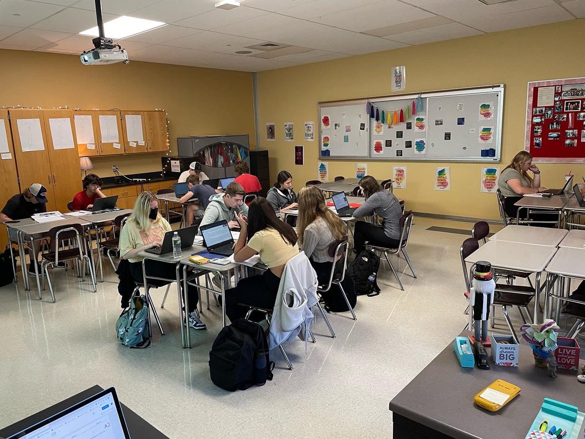 WHRHS-Mrs. Edkin tweet media