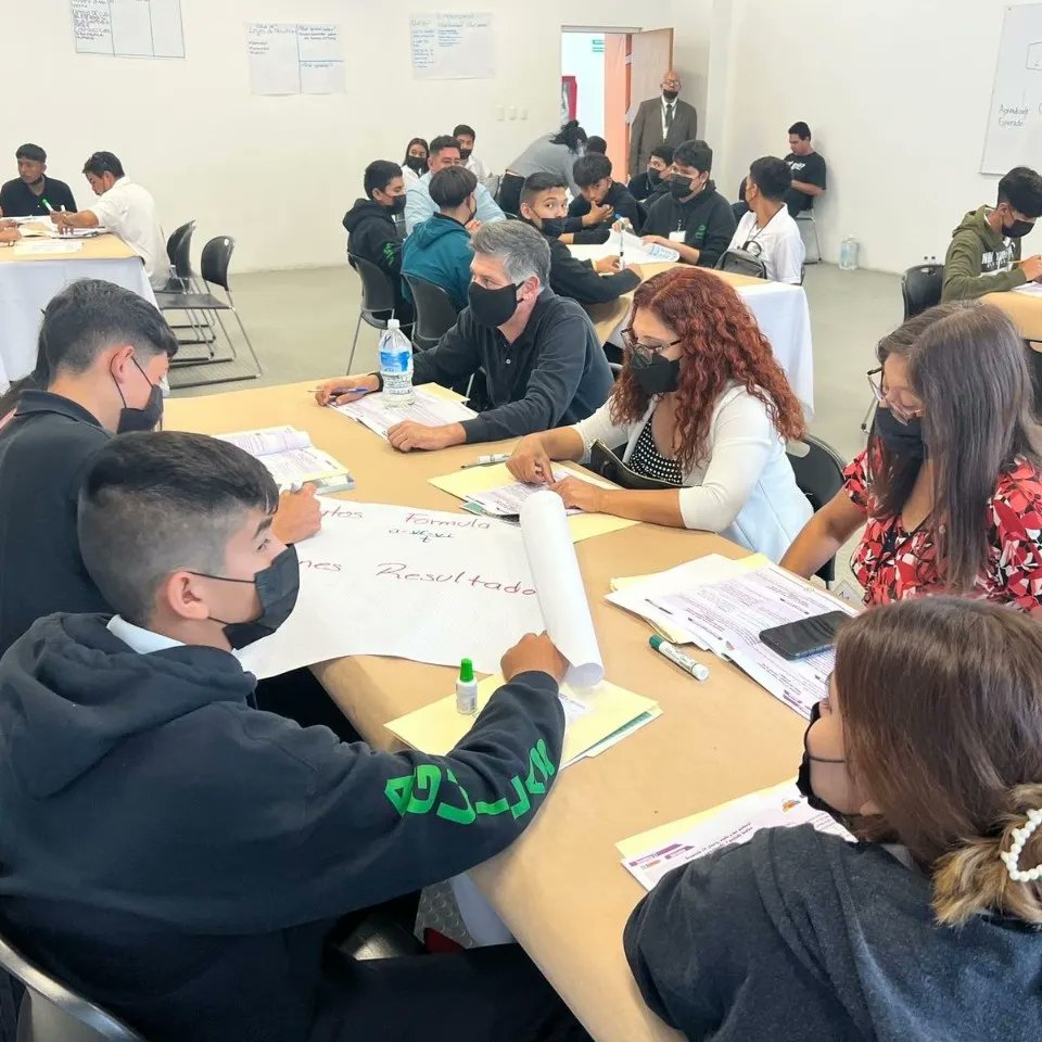 #SnteFIL 📝

Un taller proactivo✅ entretenido✅ e interesante✅ fue ℝ𝕖𝕧𝕖𝕝𝕒𝕟𝕕𝕠 𝕖𝕝 𝕔𝕠𝕤𝕞𝕠𝕤, 𝕦𝕟𝕒 𝕟𝕦𝕖𝕧𝕒 𝕗𝕠𝕣𝕞𝕒 𝕕𝕖 𝕒𝕡𝕣𝕖𝕟𝕕𝕖𝕣 𝔽í𝕤𝕚𝕔𝕒 🎇👨‍🔬 impartido por la Profa. Ma. Elizabeth Álvarez Oyervides (#Sección38 #Coahuila) en la #FILCoahuila2022 📔