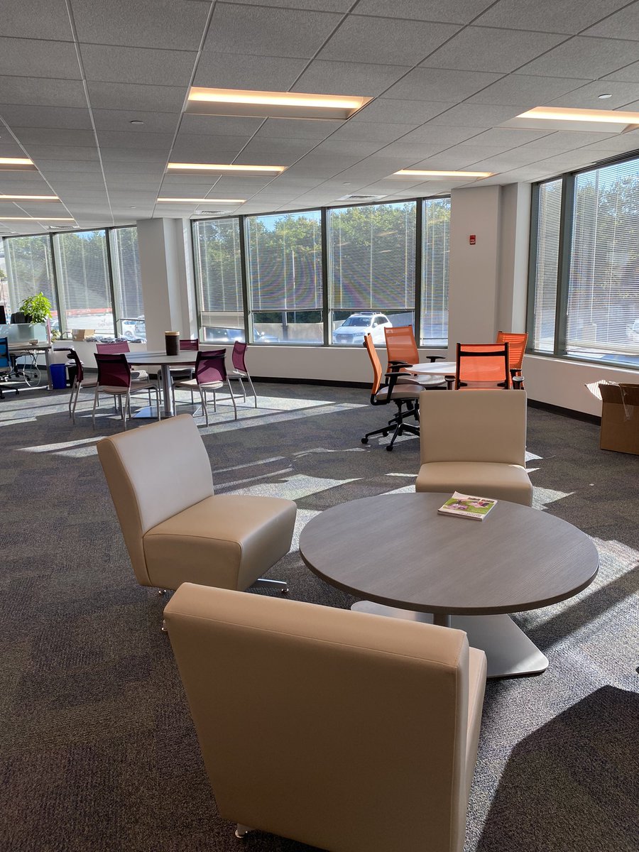 pedram_ataee's tweet photo. Look at our new office in Burlington, MA! Beautiful day, beautiful office. #swayai #ai https://t.co/7gl4mdBlOX