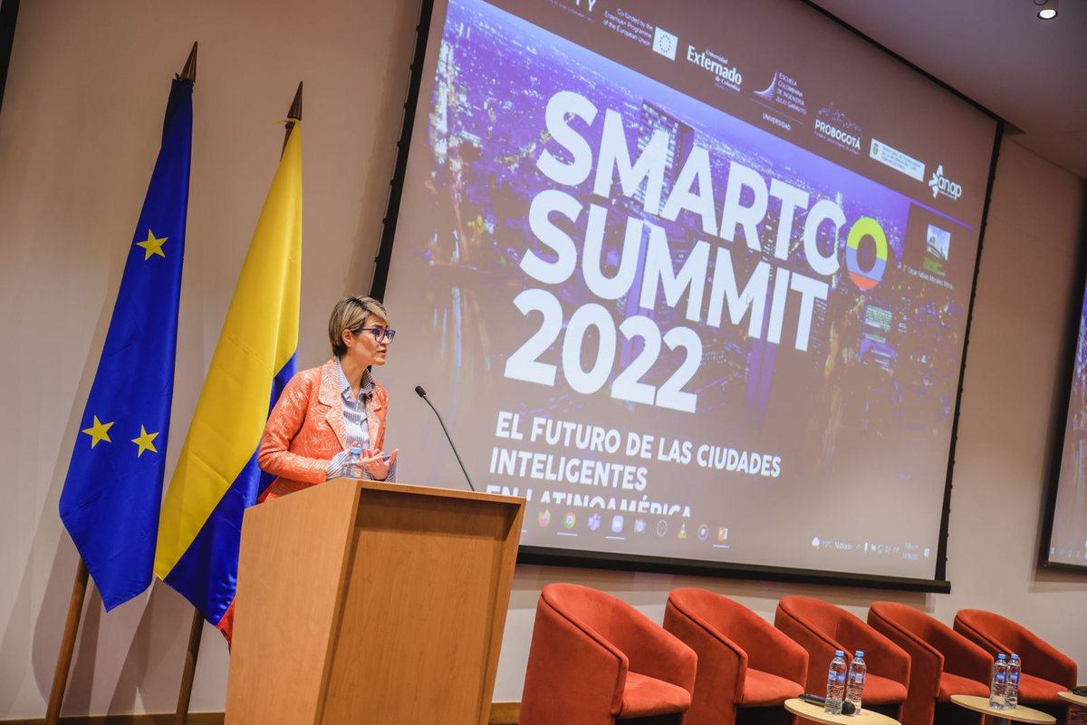 ProbogotaRegion's tweet photo. #AEstaHora | María Carolina Castillo, presidente de #ProbogotáRegión, presenta en #SmartCoSummit la conferencia 'Bogotá habitable e inteligente' en la que se refiere a fenómenos y conmutaciones que se deben tener en cuenta a la hora de planear a Bogotá como ciudad inteligente. https://t.co/IHXWBQMoqR