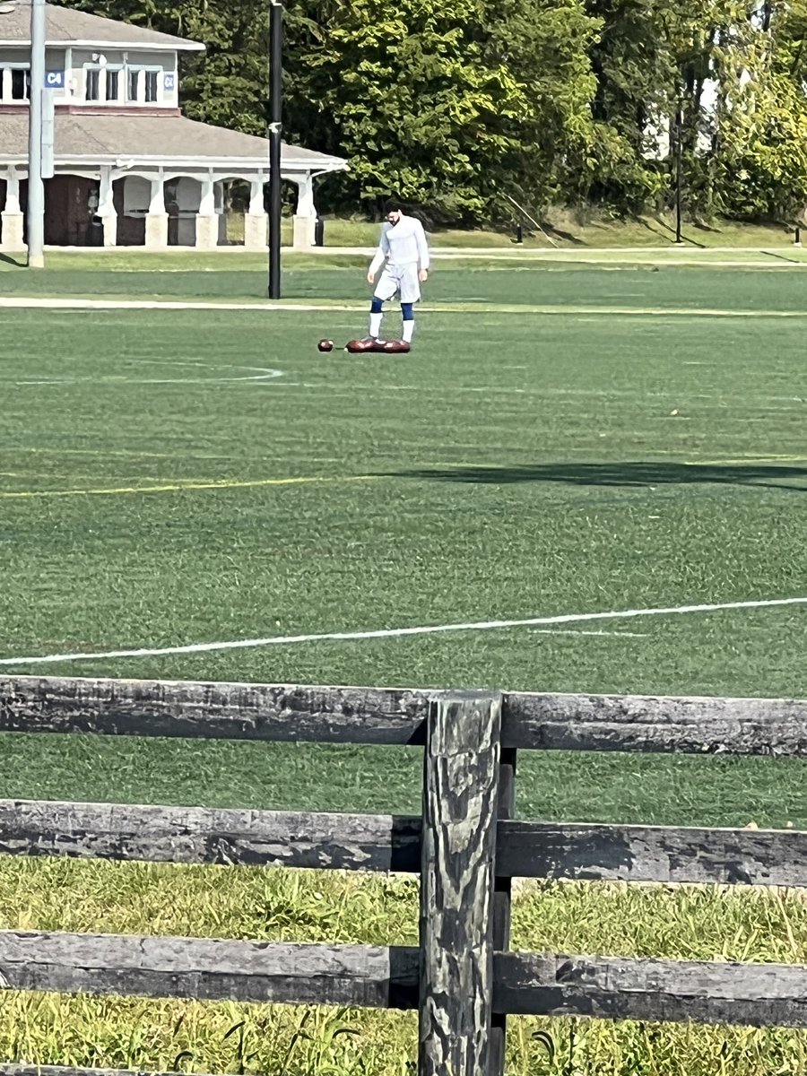 Less than 24 hours since being waived by the #Colts, kicker Rodrigo Blankenship was seen practicing field goals by himself at an Indy sports complex 👀

<a href="/FOX59/">FOX59 News</a> | <a href="/CBS4Indy/">CBS4 Indy</a>