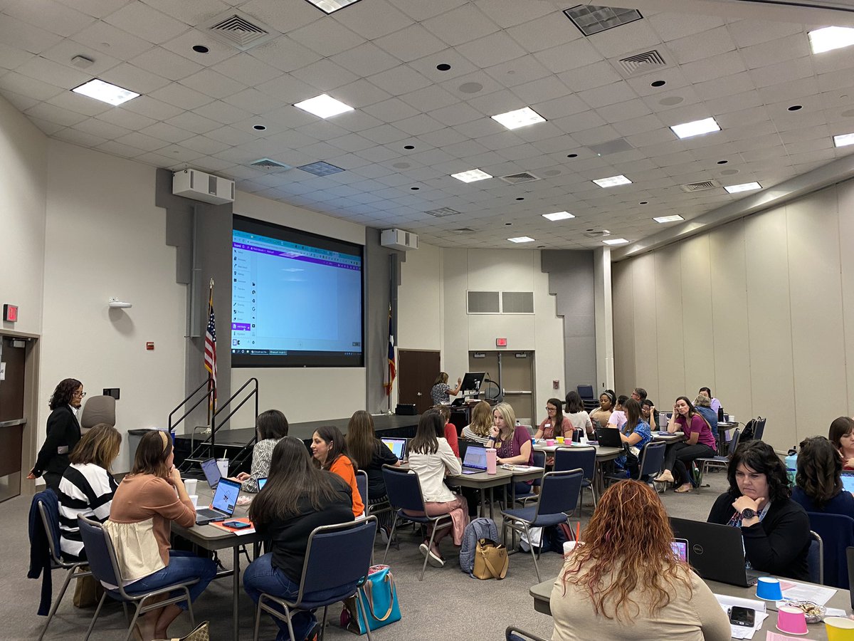 What a great #ntxits mtg yesterday w. a productive Charrette Protocol lead by master facilitator <a href="/phythiED/">Edna Phythian</a>. I’m glad to have collaborated w. other instructional technology specialists from all over N Texas. I feel smarter &amp; happier because of it. Thanks to all who came! ❤️