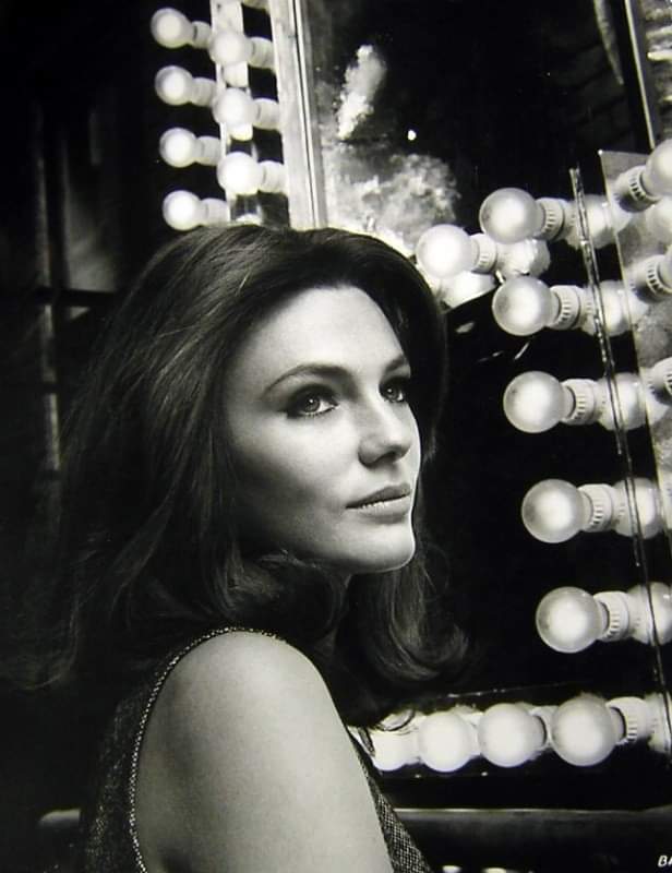 Happy Birthday to Jacqueline Bisset for her 78 years !!! 
