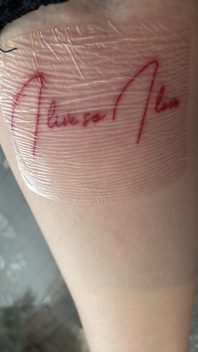 that_seokjin's tweet photo. #TattoosForBangtan 

00:00 + moon🌙

7 + “I live so I love” - Trivia 承: Love https://t.co/QEiDnMGvYn