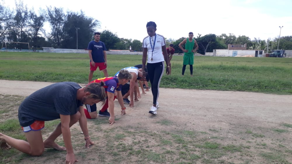 FEUdelaUHo's tweet photo. 😃 Inician nuestros #XCongresoFEU en las facultades. 

Con actividades deportivas y culturales nuestras muchachas y muchachos 🇨🇺❤️promueven la labor de la organización en este #CentenarioFEU.

@FeuCuba @UJCdeCuba @univholguinera https://t.co/XTgB0lYTqx
