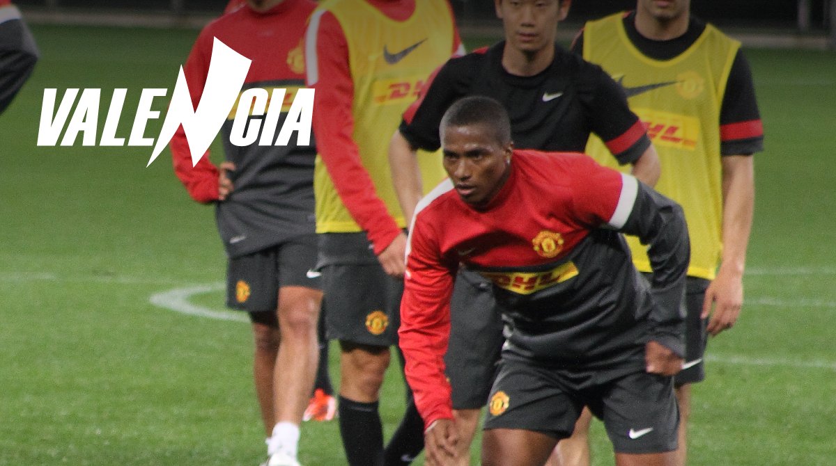 LegendLeagueNFT's tweet photo. Hizo su debut oficial el Man. U en la #CommunityShield de 2009, cuando entró por el lesionado Nani en el minuto 62.
El 17 de octubre de 2009, anotó su primer gol contra Bolton. 
Su primer gol en #UCL fue cuatro días después, ante el CSKA de Moscú.

@anto_v25
#NFTs https://t.co/aHTZomv4Yd