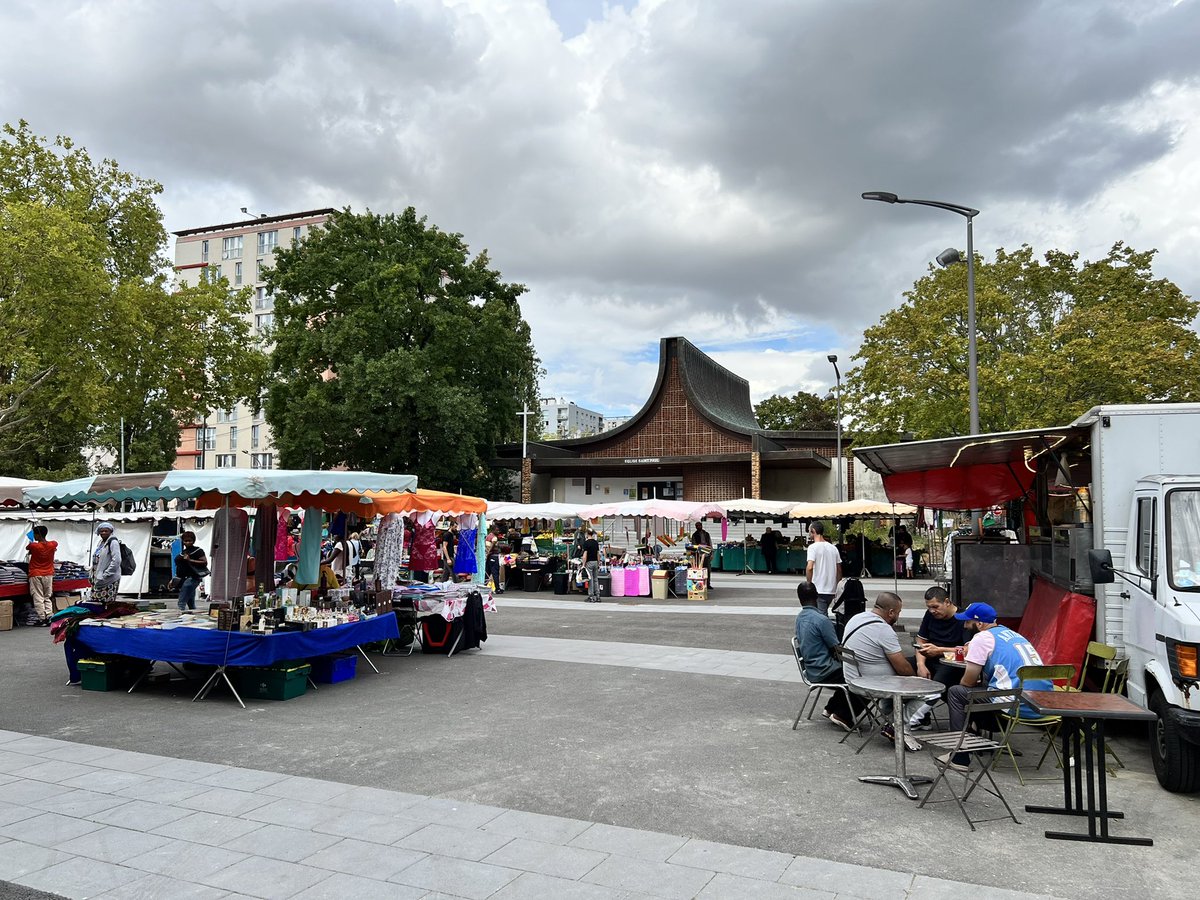 [COMMERCES] 🍍 Le marché de Mitry/Ambourget prend ses quartiers !

👉 Les commerçants forains vous accueillent dès aujourd'hui sur la nouvelle Place de la Victoire, devant l'église Saint-Paul, dans un espace piétonnisé et aéré.