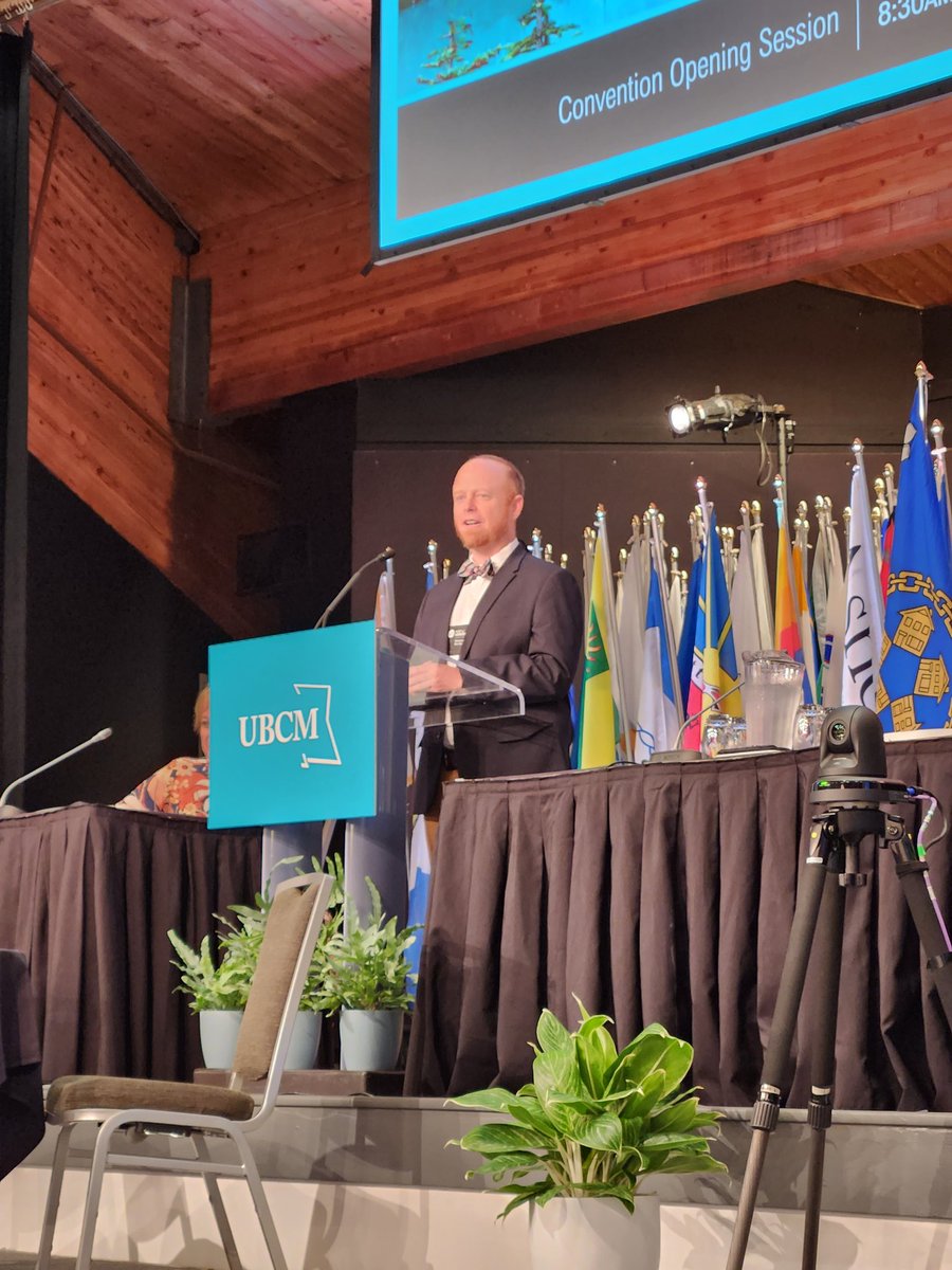 UBCM's tweet photo. #RMOW Mayor @jacksoncrompton addressing the delegates.
#UBCM22 https://t.co/TczQsnLiG4