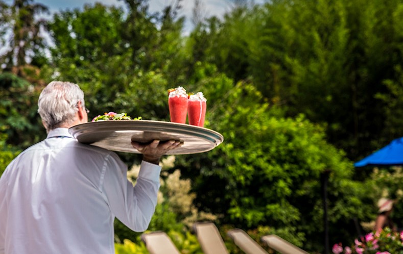 WebsterInn's tweet photo. Pool side cocktails are a must.
=> DWI: https://t.co/dnBR8BVM0r
.
#capecodsummer #Visitcapecod #Capecod #capecodinstagram #CapeCodLife #capecodinstagram #CapecodVacations #capecodvacation https://t.co/2X5Na0KdmE