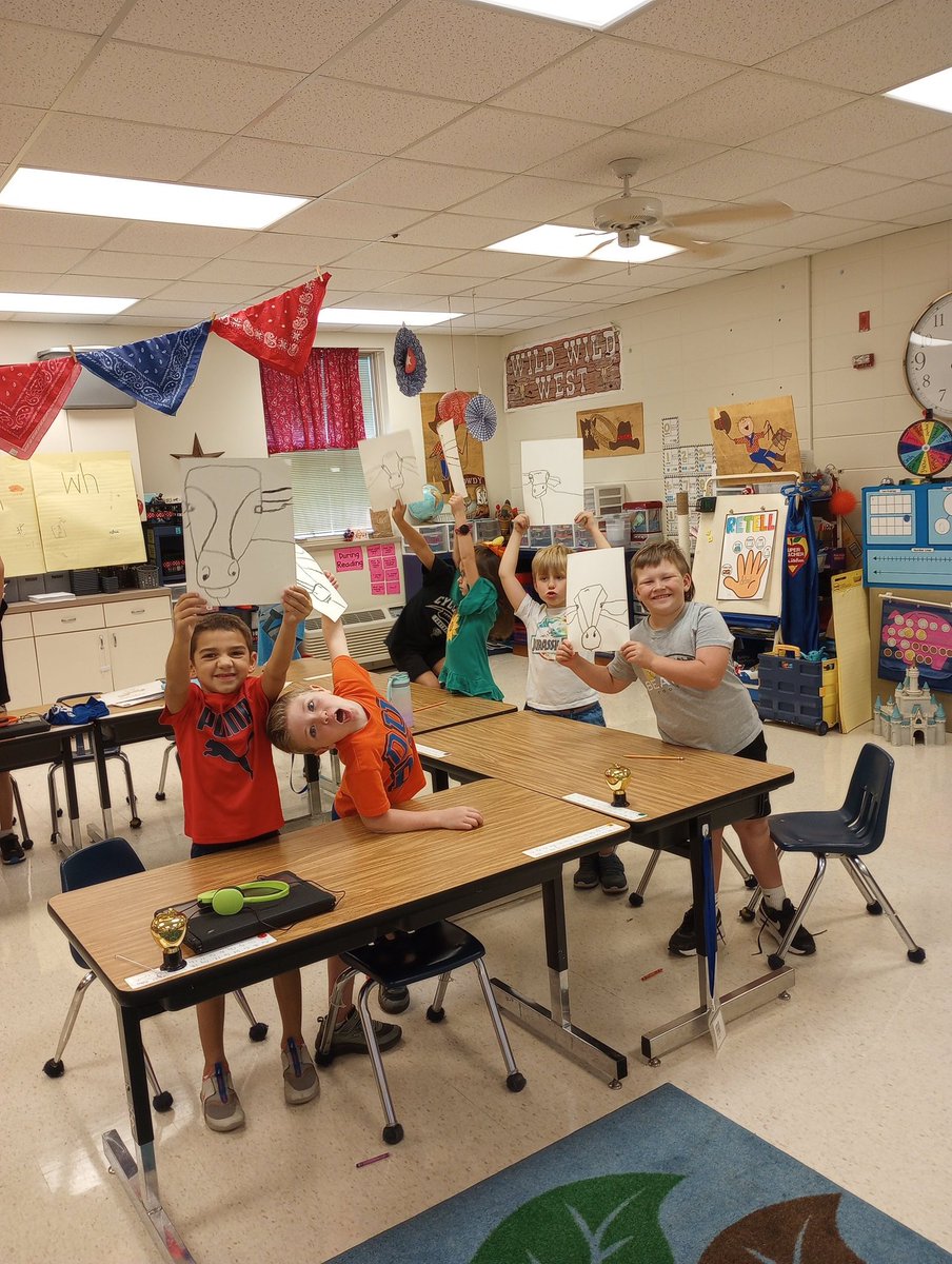 CCPS_ART's tweet photo. The pony class did a fantastic job with their line drawings of cows! Next step, add some watercolor!
@cullmanprimary @Ponypalsteacher #kidsart #farmart #cows #firstgradeart #aspiringartists https://t.co/l2dFBBuPwy