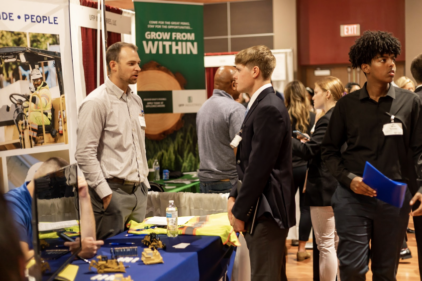VTPamplin's tweet photo. Hokies crushed it last week at Pamplin's Business Horizons career fair! High job placement is a major factor in why many students pick Pamplin. See why YOU should pick Pamplin at the link below.

https://t.co/ZY1eSOne7Z
#WhyPickPamplin #PamplinHokies #VT27 #businesshorizons https://t.co/egXECH0Nir