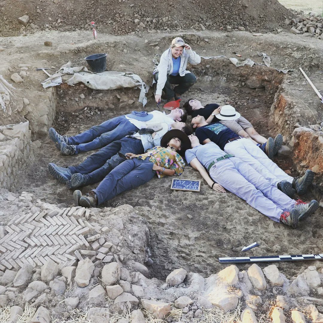 MarzuoloM's tweet photo. MAP's got #floors! Check out our #opusspicatum pavement with rhombus-shaped bricks dating to the second half of the 1st c. AD.
#romanarchaeology #romancountryside #digpic #romanitaly #tuscany #cinigiano #maremma https://t.co/7AlN7ZZFhr