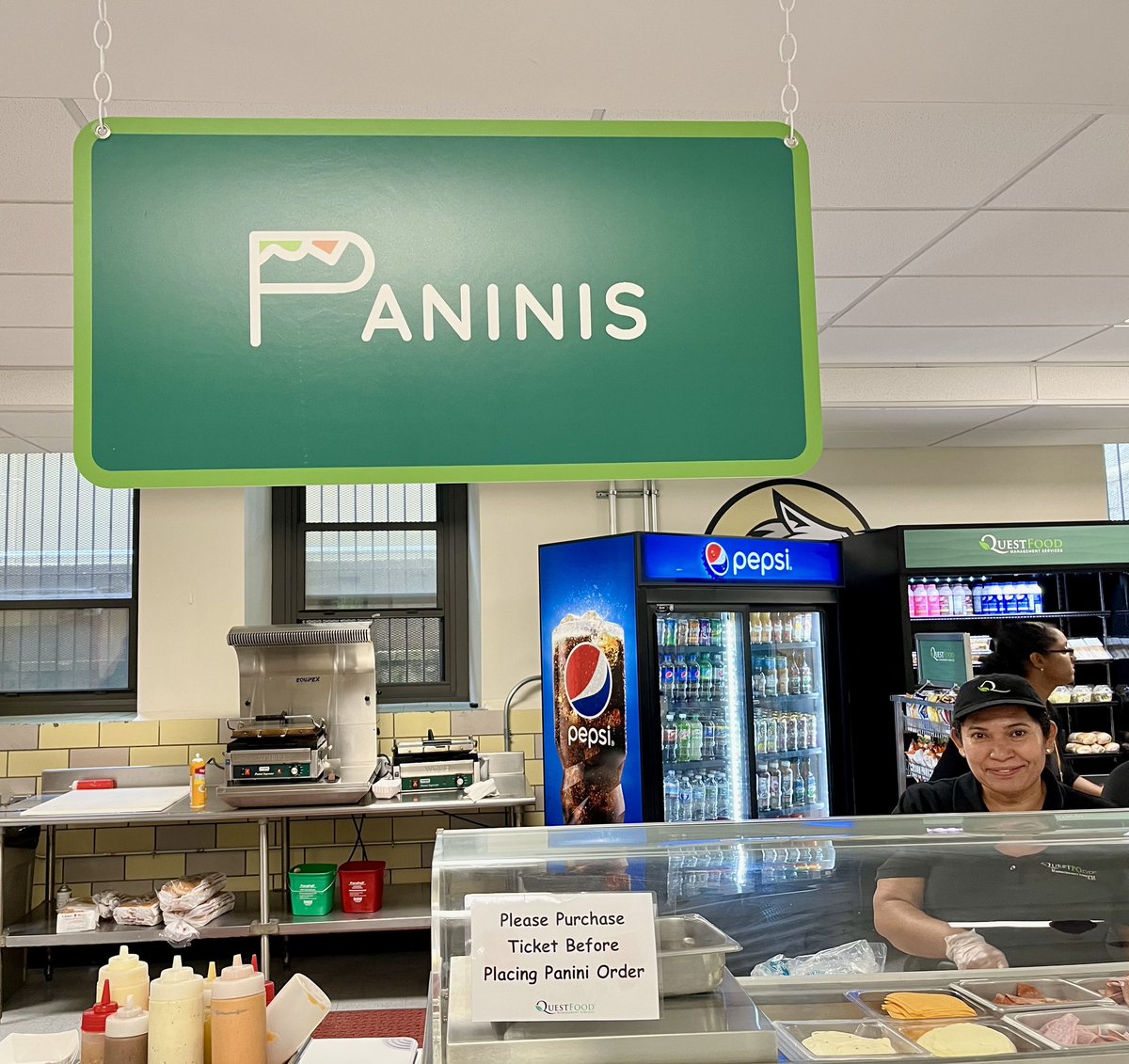 StIgnatiusQuest's tweet photo. Canโt say no to chefโs lunch, especially with that smile! ๐
#beefstirfry #pulledpork
Fresh signage in Damen Hall too! #PaniniStation
#quest #QuestFoodIsTheBestFood #TullyHall #DamenHall #StIgnatius #Lunchtime https://t.co/OzeMgKLFOv