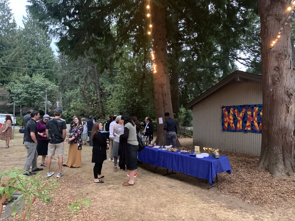 nyhsseattle's tweet photo. Back to School Night-sharing how we cultivate authentic student agency and deep interdisciplinary learning.  These are just two ingredients that makes our high school so special.  @dynamicdayschools @SamisFoundation @PrizmahCJDS @hgse @NWAISconnect https://t.co/dtD7QO1DrE