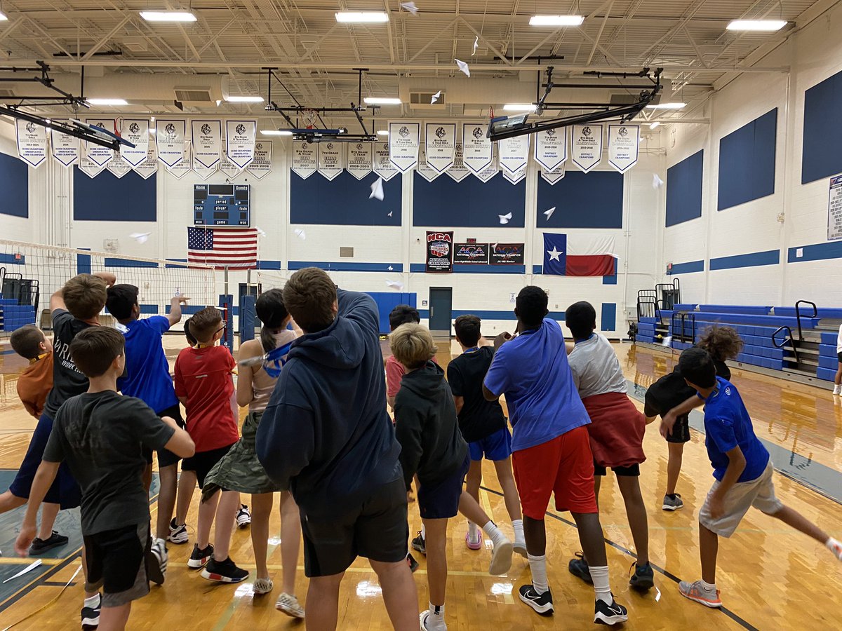 Miller_Tech_Ed's tweet image. 8th Grade Engineering testing for their Paper Airplane Challenge!
