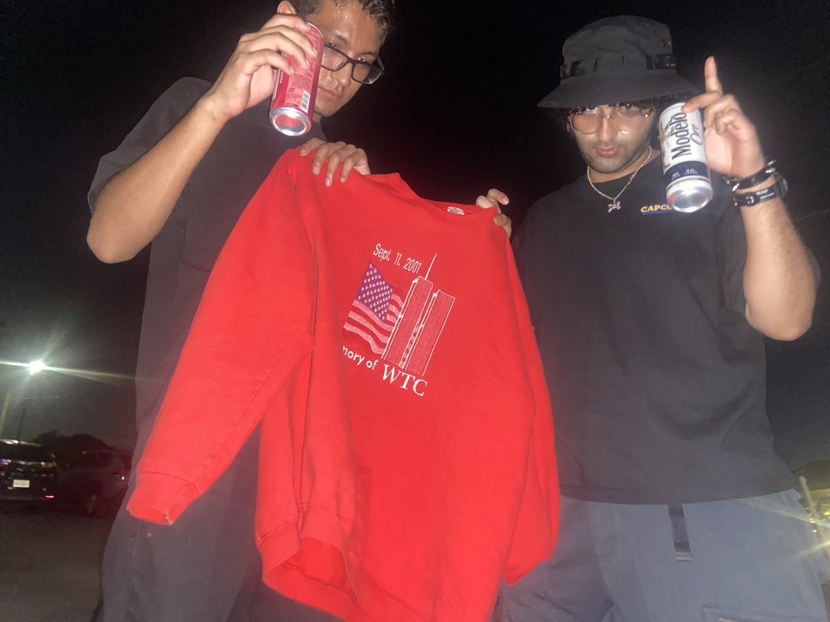 cherish_tx's tweet photo. these guys walk into your neighborhood and try to talk up your girl, wyd? https://t.co/WvmsTOSotX