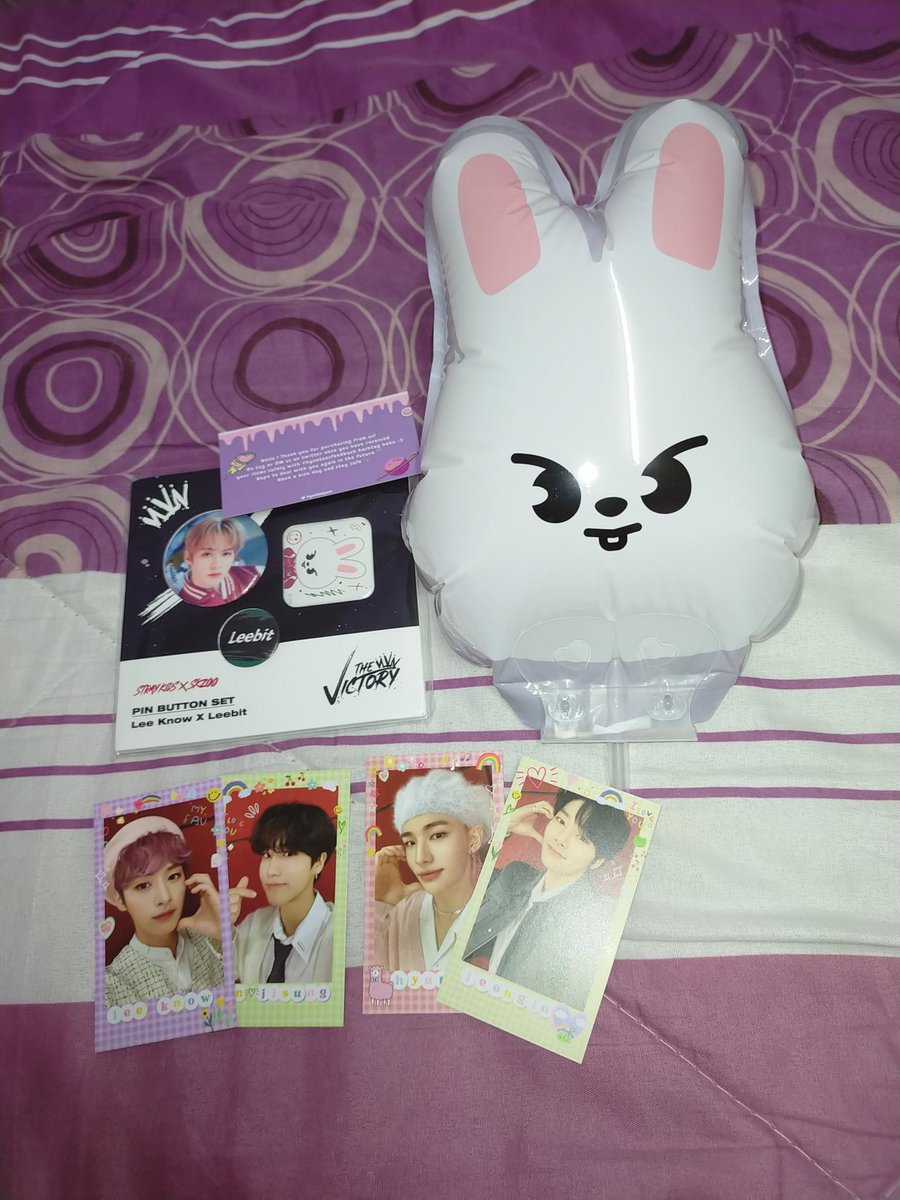 linominholuvs's tweet photo. dah lama sampai tapi baru sempat nak buat feedback ๐ฅฒ anyways thank you so much @hyuntaespace for selling and packed it securely โค๏ธโค๏ธ balloon tu tak nyabar, belum apaยฒ i dah tiup pastu tak boleh nak kempis balik ๐๐ #hyuntaesfeedback https://t.co/s3ScpkYbSN