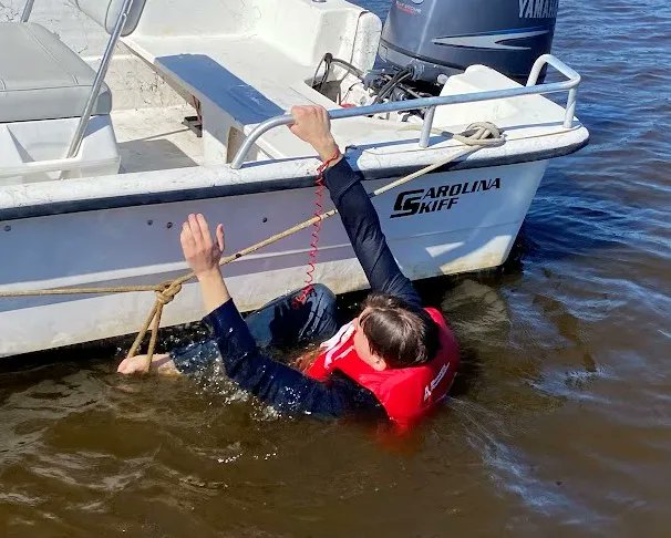 NASBLA's tweet photo. Three fall boating safety tips from BoatUS Foundation for Boating Safety and Clean Water https://t.co/iE5Bosoj2k @BoatUSFdn #fallboating #fallboatingsafety #boatingsafety #safeboating https://t.co/rfhq16NEvJ