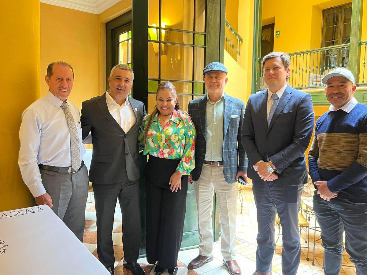 GabrielParradoD's tweet photo. Entendemos las problemáticas a las que se enfrenta el sector turístico en el departamento debido a la pandemia, por eso en reunión con @Cotelcolombia manifestamos nuestro apoyo legislativo y de gestión para la reactivación de pequeños y medianos empresarios del sector hotelero. https://t.co/K9cSeO5xGn