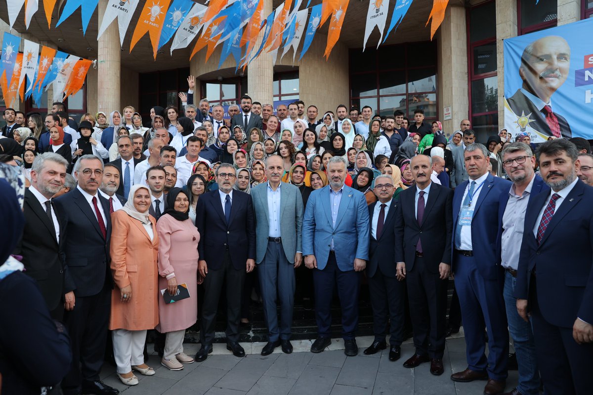 "Bizler nerede yaşarsak yaşayalım, nerede olursak olalım, bir lidere yaren, bir sevdaya tutsak, bir davaya aşık olmuşuz."

Genel Başkanvekilimiz Sn. <a href="/NumanKurtulmus/">Numan Kurtulmuş</a>, Grup Başkanvekilimiz Sn. <a href="/mahirunal/">Mahir Ünal 🇹🇷</a>, Yerel Yönetimler Başkan Yardımcımız Sn. <a href="/23YANILMAZ/">Mücahit Yanılmaz 🇹🇷</a>,