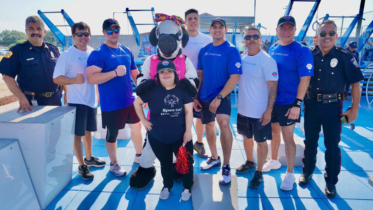 CityOfMissionTX's tweet photo. And the trophy goes toโฆ. Mission FD!
Mission firefighters and police officers faced off in a friendly 3-man relay fitness challenge to inaugurate our new fitness court.
It was a close one, but FD edged out PD. #MissionProud #AlwaysOnHand #MissionsFinest https://t.co/PAgVCWx9DV