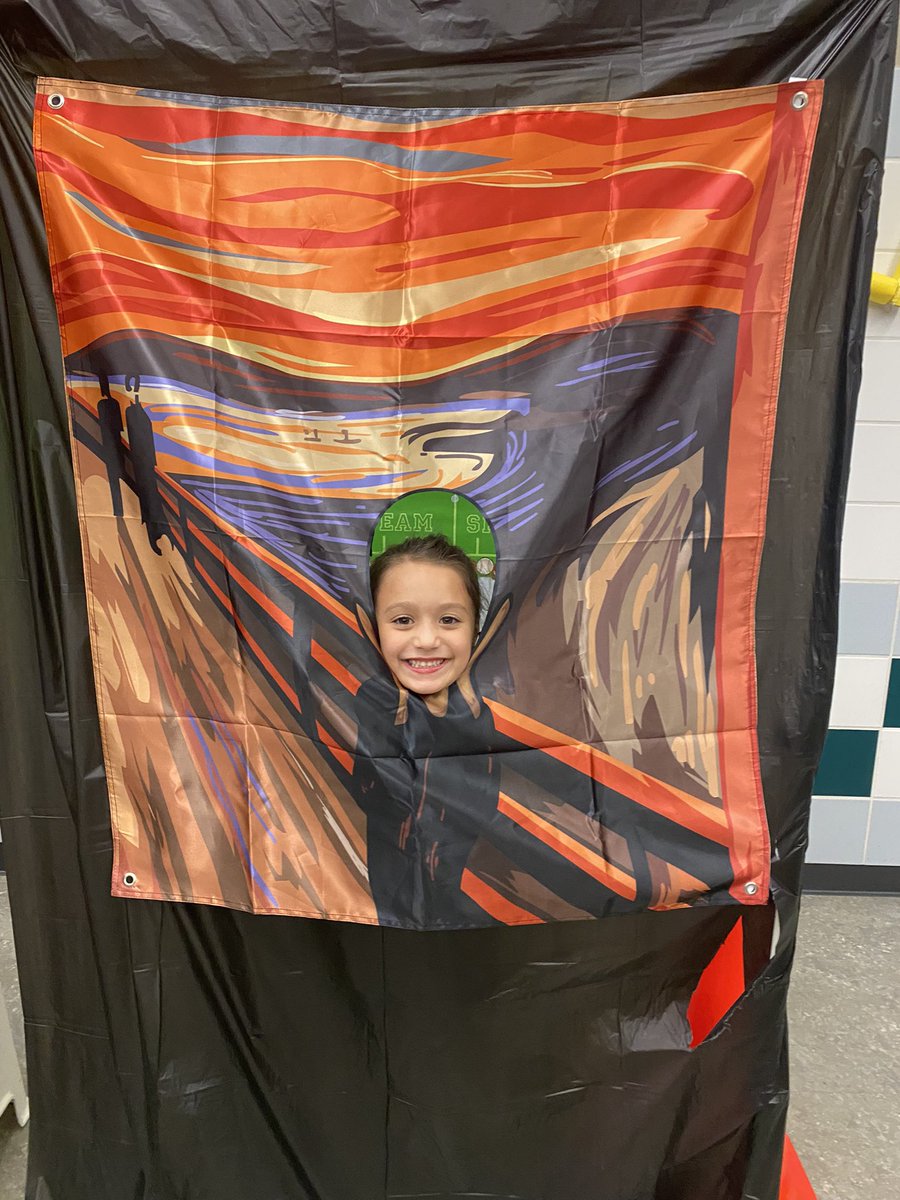 ges_pta's tweet image. Family Art Night was so much fun! Thank you to our Arts and Education Chair Sarah Powell for organizing a night full of hands on opportunities for students and families to get creative together! @ges_pta