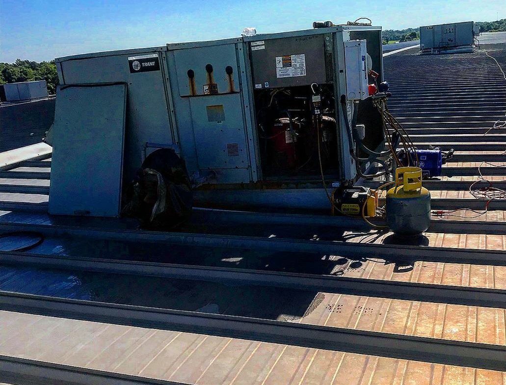 ArcticComfort's tweet image. 𝐇𝐕𝐀𝐂 𝐋𝐢𝐠𝐡𝐭 𝐂𝐨𝐦𝐦𝐞𝐫𝐜𝐢𝐚𝐥 𝐒𝐞𝐫𝐯𝐢𝐜𝐞𝐬
Office, warehouses, strip malls, restaurants. Service any time 𝟗𝟕𝟐-𝟓𝟑𝟎-𝟖𝟑𝟖𝟒, never overtime charge. Tell them Vicky sent you. #Addision #Carrollton #TheColony #Coppell #NorthDallas  #Lewisville #hvacdallas #like