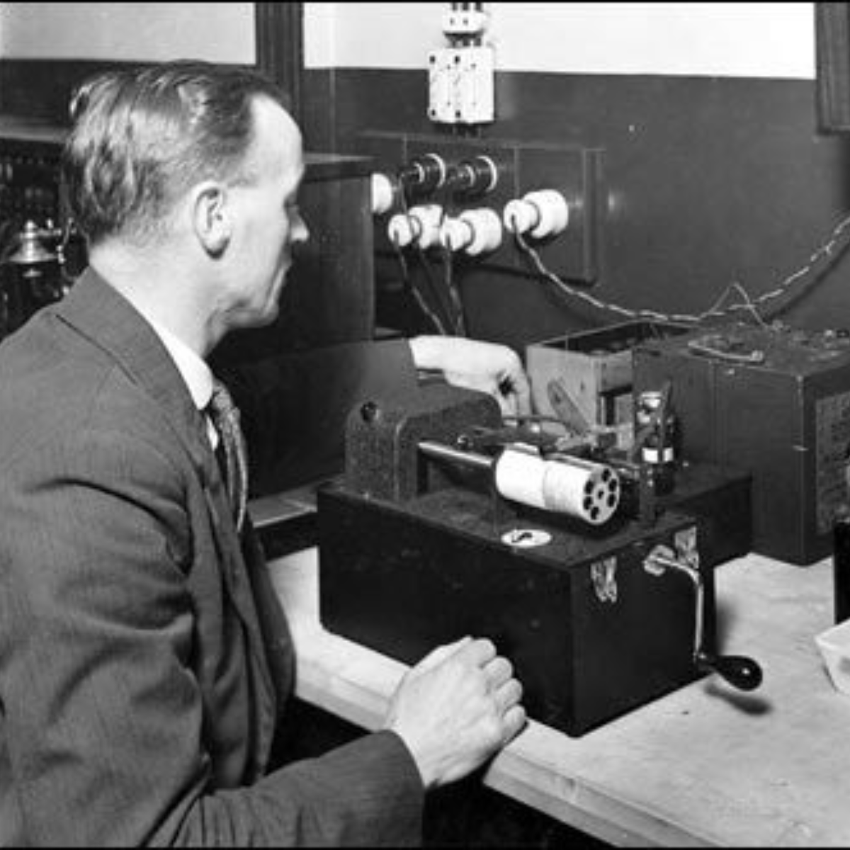 Was invented by. First radio. first invented radio. 1. who was radio invented by?. история радио.