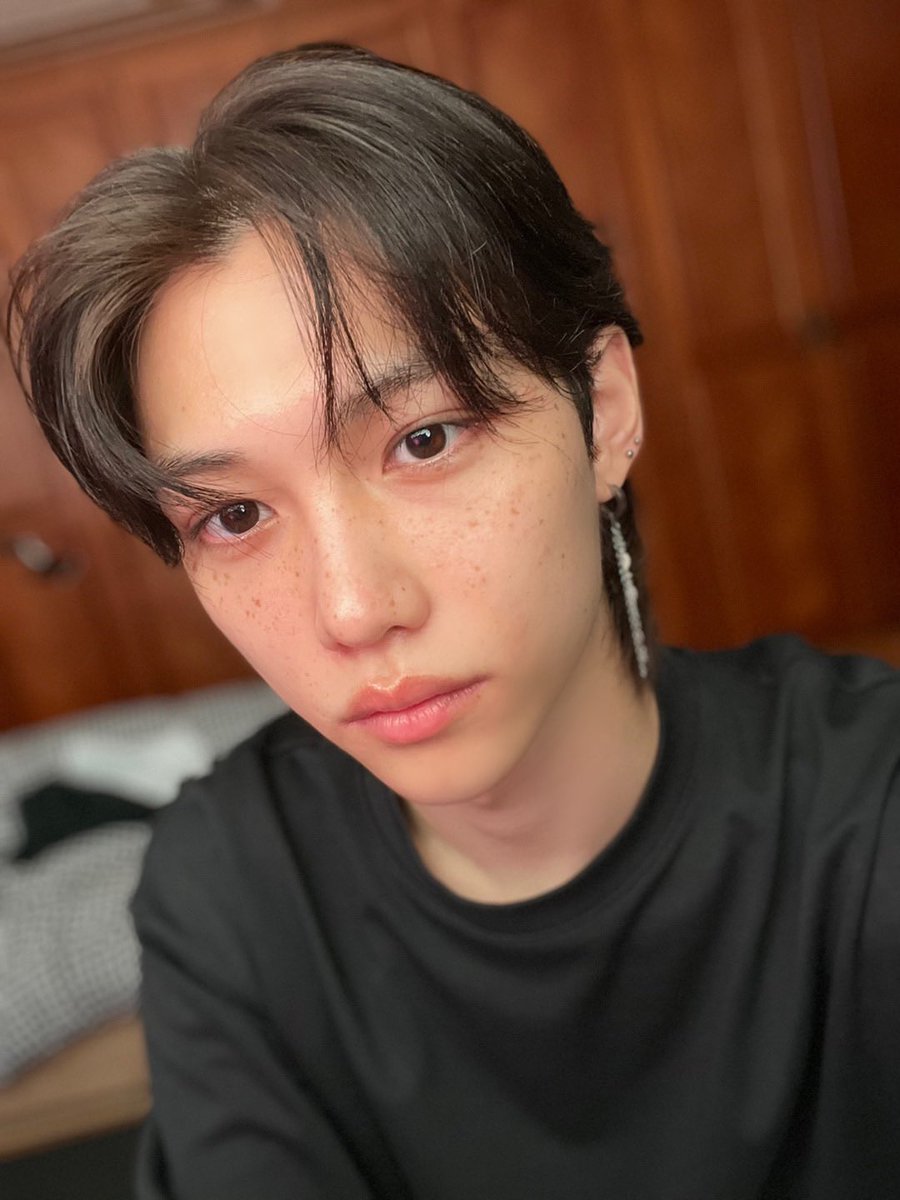 felixdots's tweet photo. FELIX’S BIRTHDAY YAY YAY
↳ felix 🫧
 #스트레이키즈  #straykids  #필릭스 #felix #OurBrightSunFelixDay https://t.co/Z0CUYrtz7I