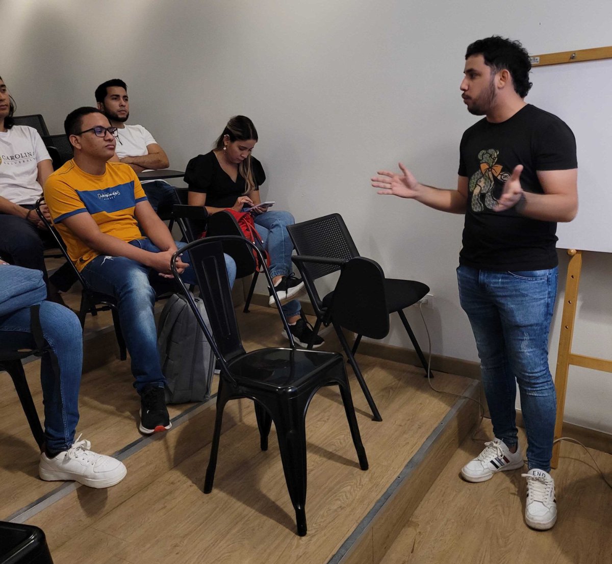 koombea's tweet photo. “Cómo Contribuir al Open Source &amp; Mercado de Aplicaciones Híbridas"

Anoche fue el más reciente meetup de la comunidad @BAQ_JS en las instalaciones de #Koombea. La charla fue liderada por nuestro developer, @JesuHrz. 💪 https://t.co/Xp0hj0tfiR