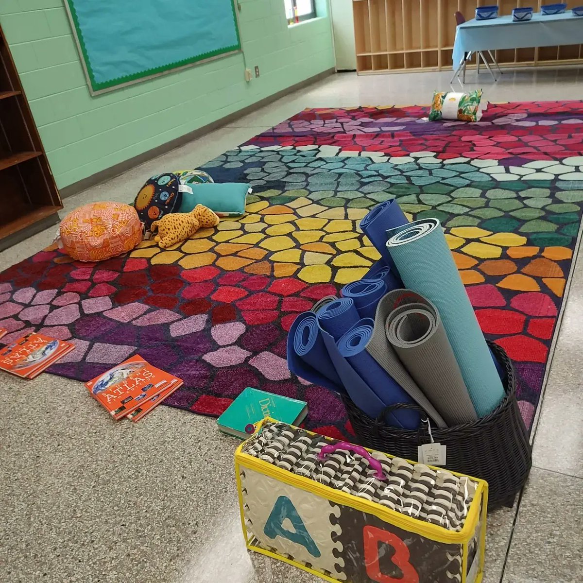 loopitupsav's tweet photo. Guess what's growing at Henderson Formey Early Learning School?!? #LittleCutePeopleMindfulnessZone ❤️
@ELCFormey1 @HEFJPrincipal @SCCPSS https://t.co/QaDufgmais