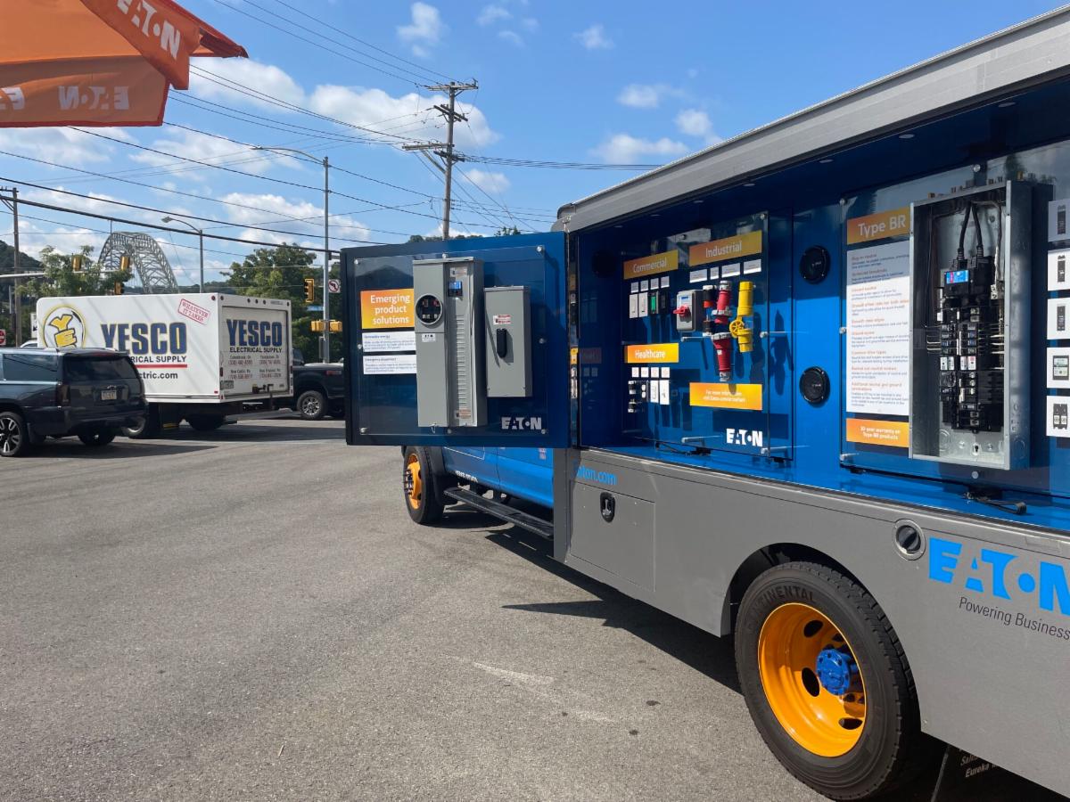 YescoElectric's tweet photo. We are having a great turn out in #Pittsburgh at our YESCO Electrical Supply, Inc. location on the North Shore. We are here with EATON and food is provided by Little Nicky's Ristorante Di Strada. 

If you are working out there and need a bite to eat and a cold drink. Stop by! https://t.co/mKoJIOTbGL
