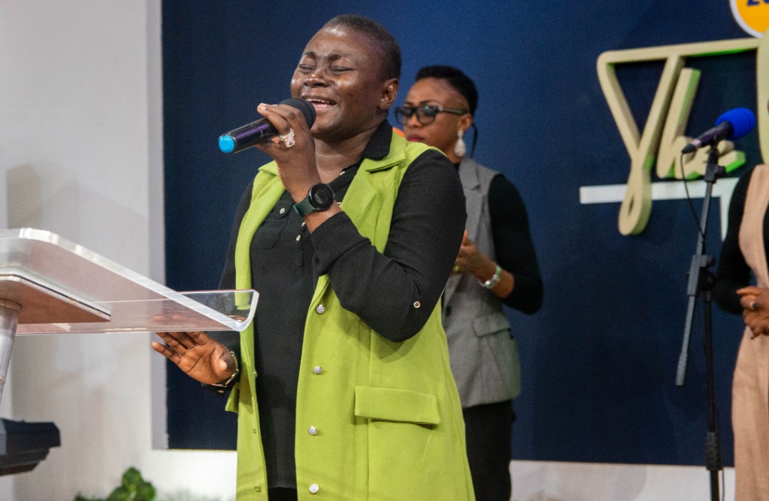 CCCILagos's tweet image. Not by might, not by power /
 By Your spirit God, send Your spirit God 
/ Not by might, not by power 
/ By Your spirit God, send Your spirit God

Breathe on us, oh Lord...

#ChoirMinistration
#Breatheonus
#powerandmight
#CCCILagos