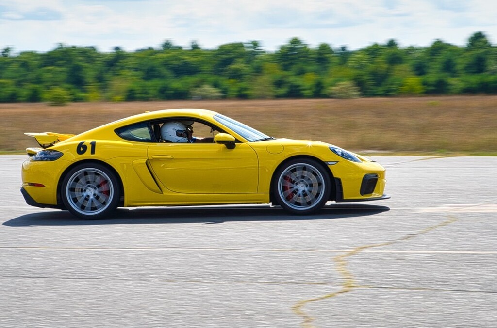 Another shot from the PCA NER autocross. I'm a sucker for Racing Yellow, especially on a #GT4 -- any day of the week. September is driving season, and I can't wait for more P-car fun this month! 
.
.
.
.
.
.
.
.
.
.
#foodbiker #roadfeast #driveitlikeyous… instagr.am/p/CiflA6aATfD/