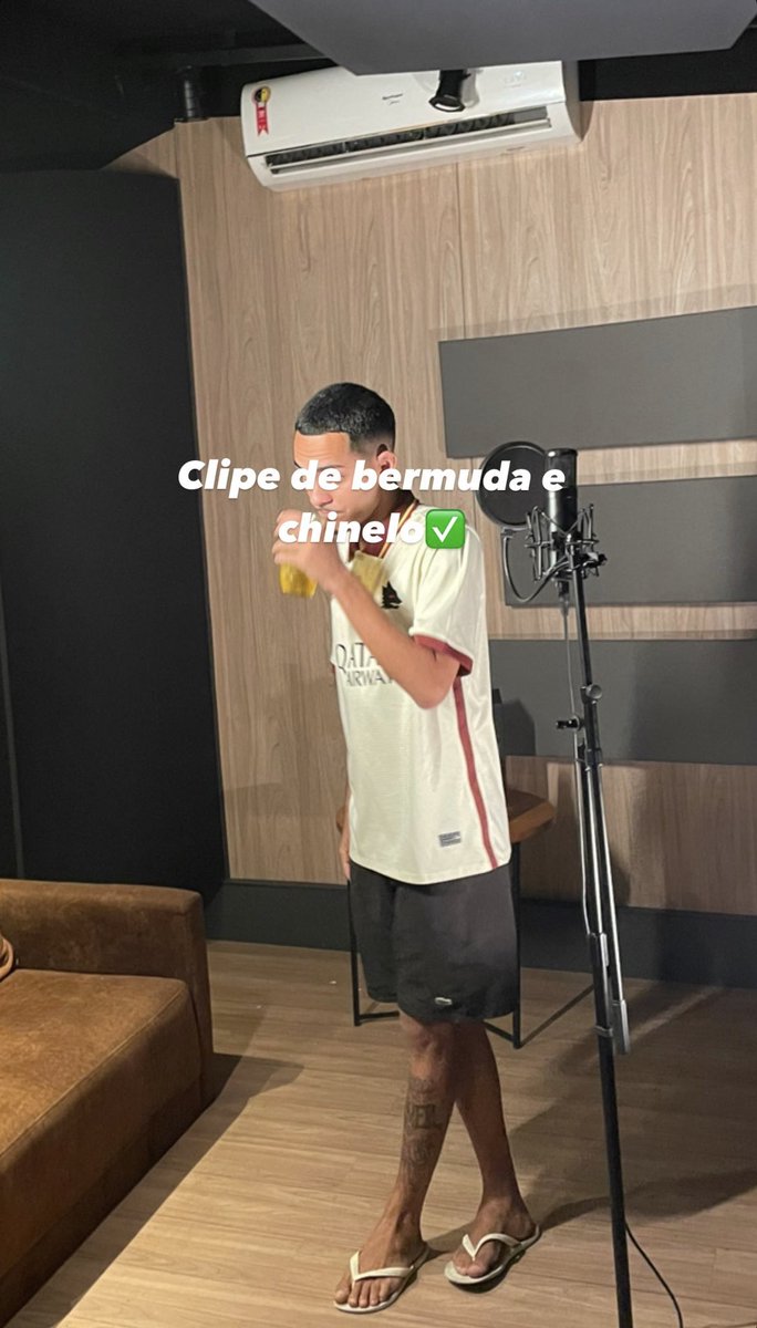 gravei um clipezin ontem, inicio do mês que vem começa os lançamento. minha vez