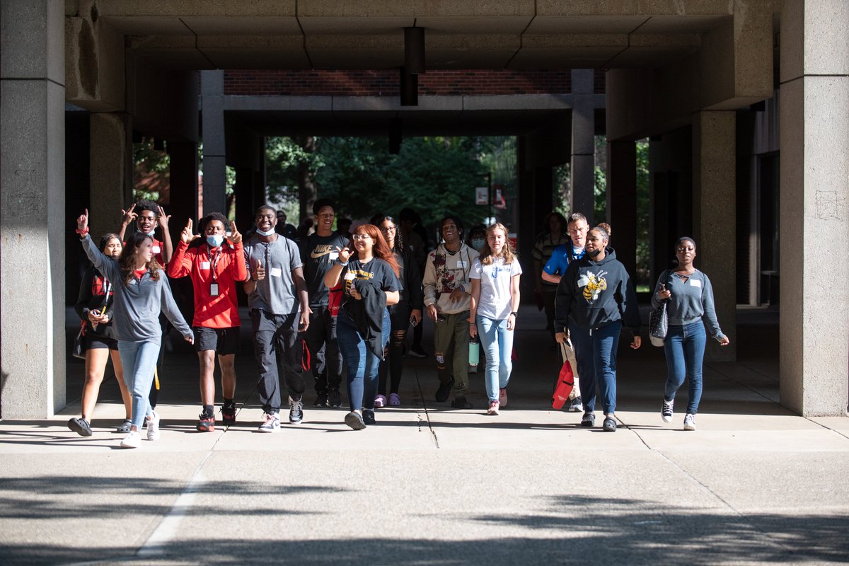 📸 More photos of our JCPS <a href="/uofl_cbabiz/">Cardinal Bridge Academy</a> scholars at <a href="/uofl/">University of Louisville</a> today! Thanks to UofL for sending these great snaps! #WeAreJCPS

<a href="/LouisvilleCHS/">Louisville Central High School</a> <a href="/BTHS_Bears/">Butler High School</a> <a href="/BHSBRUINS/">Ballard High School</a>  <a href="/PRP_Panthers/">PRP High School</a> <a href="/ShawneeAcademy/">The Academy @ Shawnee</a> <a href="/JCPSDirPSP/">Mary Louise Pozaric</a>