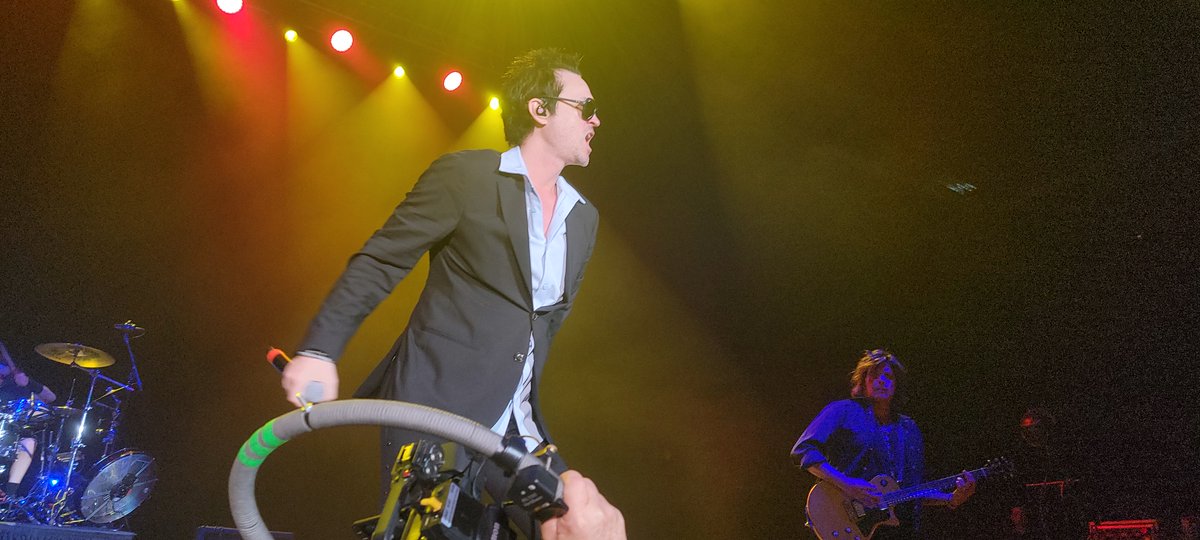 dan_chronicles's tweet photo. Here are a few #StoneTemplePilot pics from the Colorado state fair on 9/4! Again if you would like to see more #ConcertPics and read my #Dans420Chronicles #ConcertReview check out my site
https://t.co/eXSoRtCW09 https://t.co/ywkmsznDSN