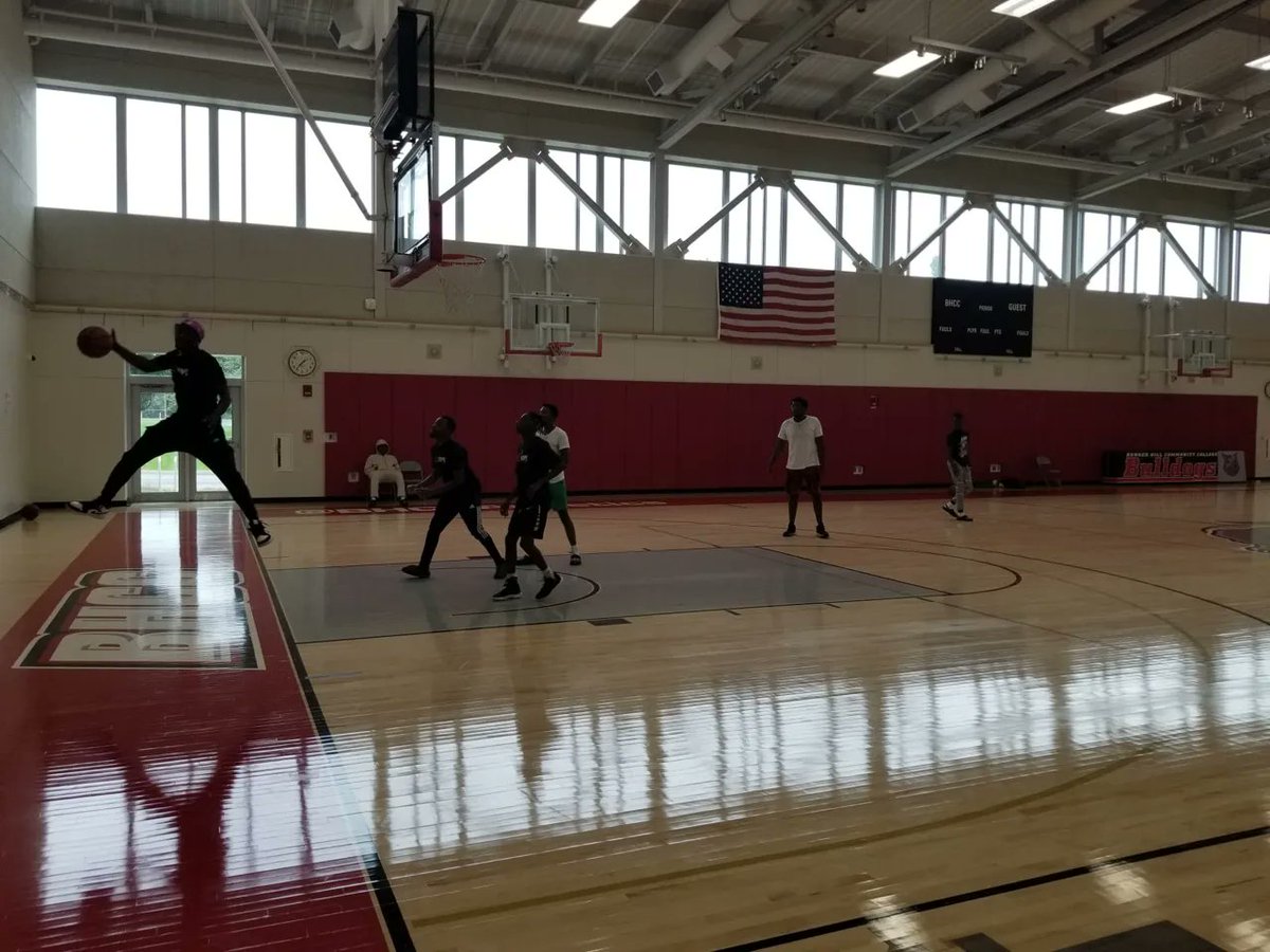 The first HOPE Open Gym of the Fall semester is in the books! Fun was had, friends were made, and there's more to come! Come join us on Tuesdays from 1-3 PM for more hoops, and shoutout to @bhccathletics for providing us access to the gym! #OpenGym #BHCC #HOPEtoseeyouthere