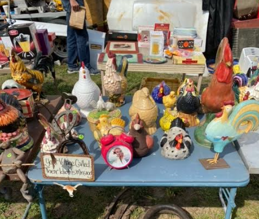ExcelsiorMktMN's tweet photo. The early bird gets the worm! 🐔

Make the most out of your Saturday morning this weekend by heading over to the Excelsior Flea Market from 9AM-3PM! 

#FleaMarket #buylocal #localvendors #excelsiormn https://t.co/jmCE1lgAs0