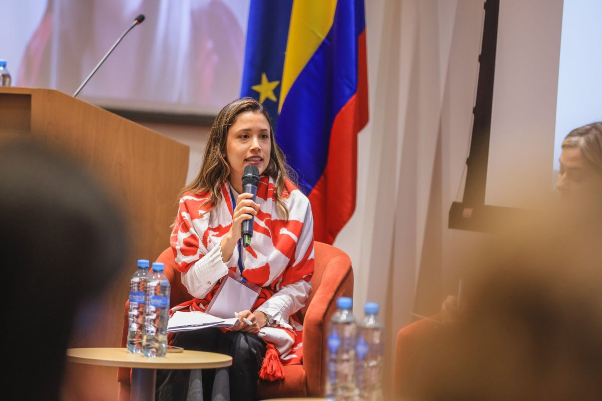 ProbogotaRegion's tweet photo. #Ahora en #SmartcoSummit 2022 inicia el panel 'Ciudad inteligente, habitable y equitativa', moderado por @ManuelaUribeB, directora de Ciudades Inteligentes de #ProbogotáRegión. https://t.co/ha72Jd6um2