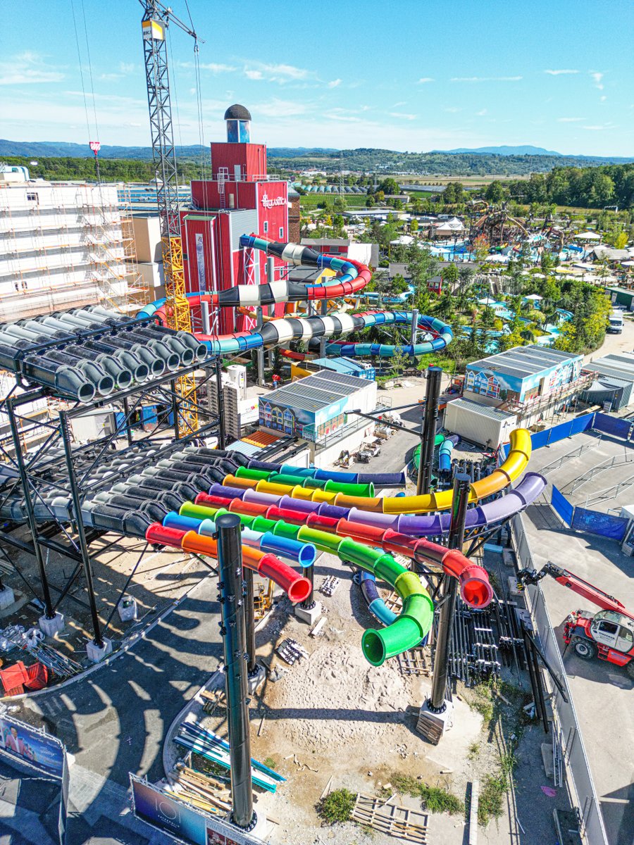 Rulantica FR 💦 on Twitter "🚧 La construction de la nouvelle tour de toboggans Nordiskturn